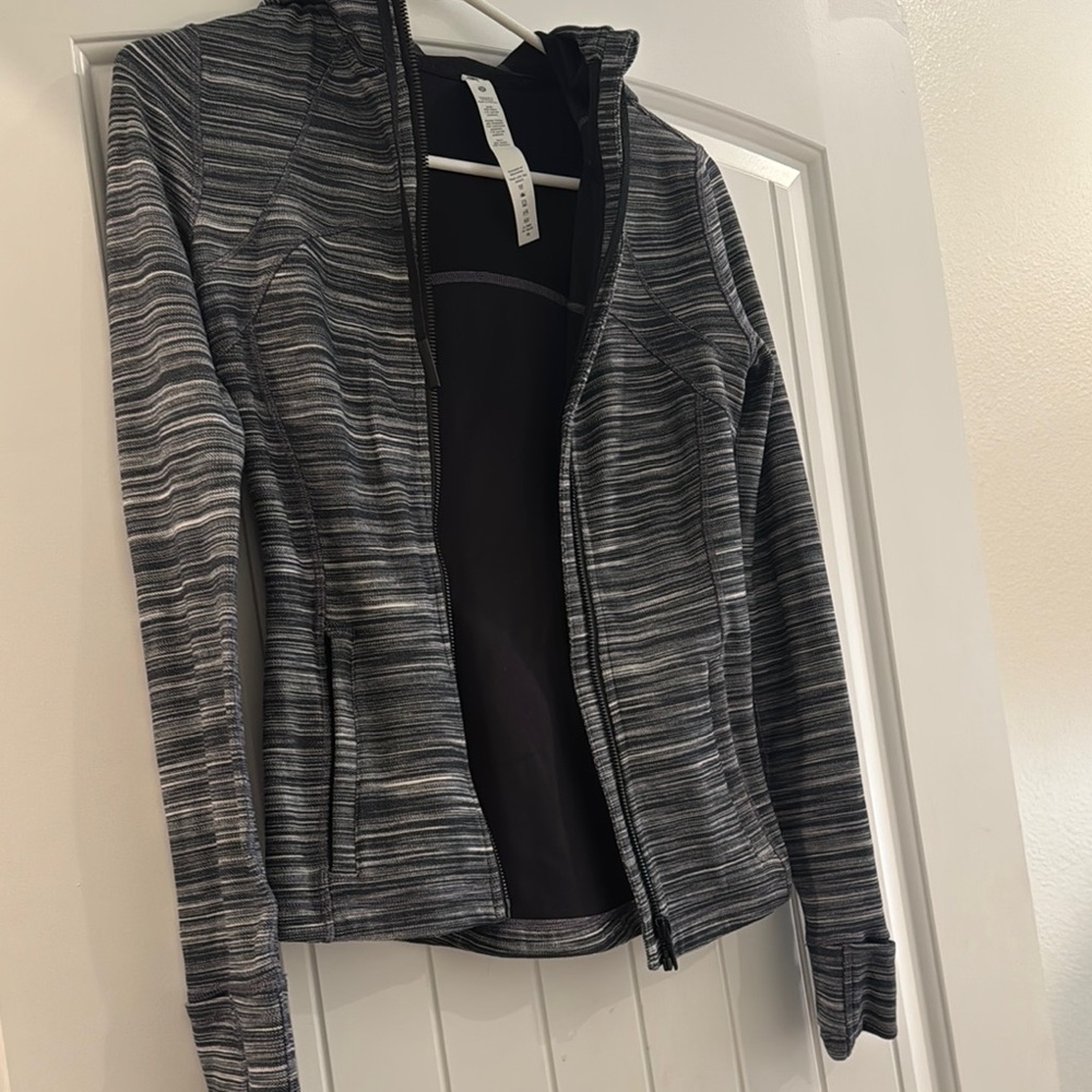Lululemon Women's Striped Gray Jacket